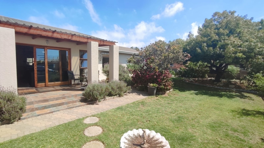 3 Bedroom Property for Sale in Stilbaai Wes Western Cape
